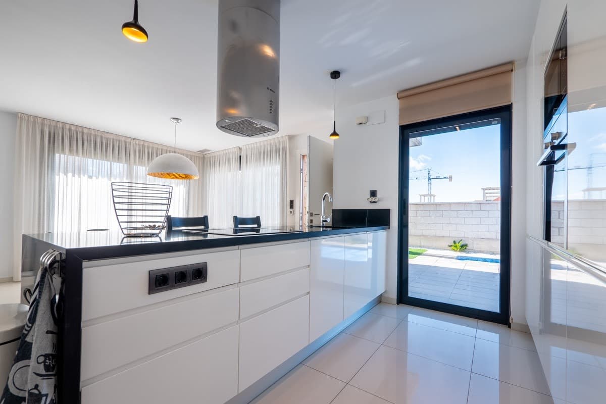 Vrijstaande Villa met 3 slaapkamers in Ciudad Quesada - 6