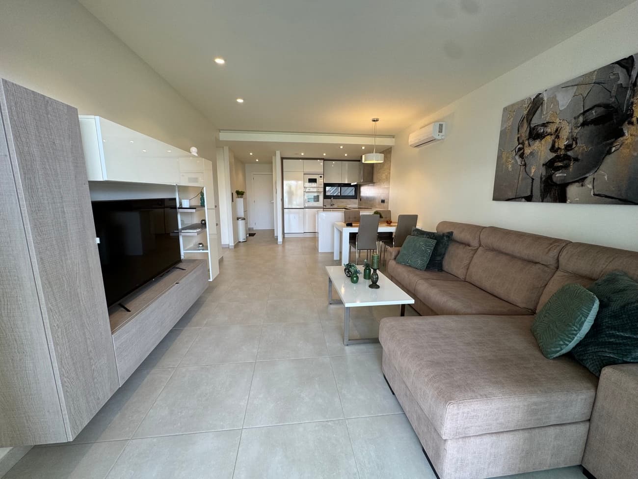 2 bed Middle Floor Apartment in Guardamar del Segura - 1