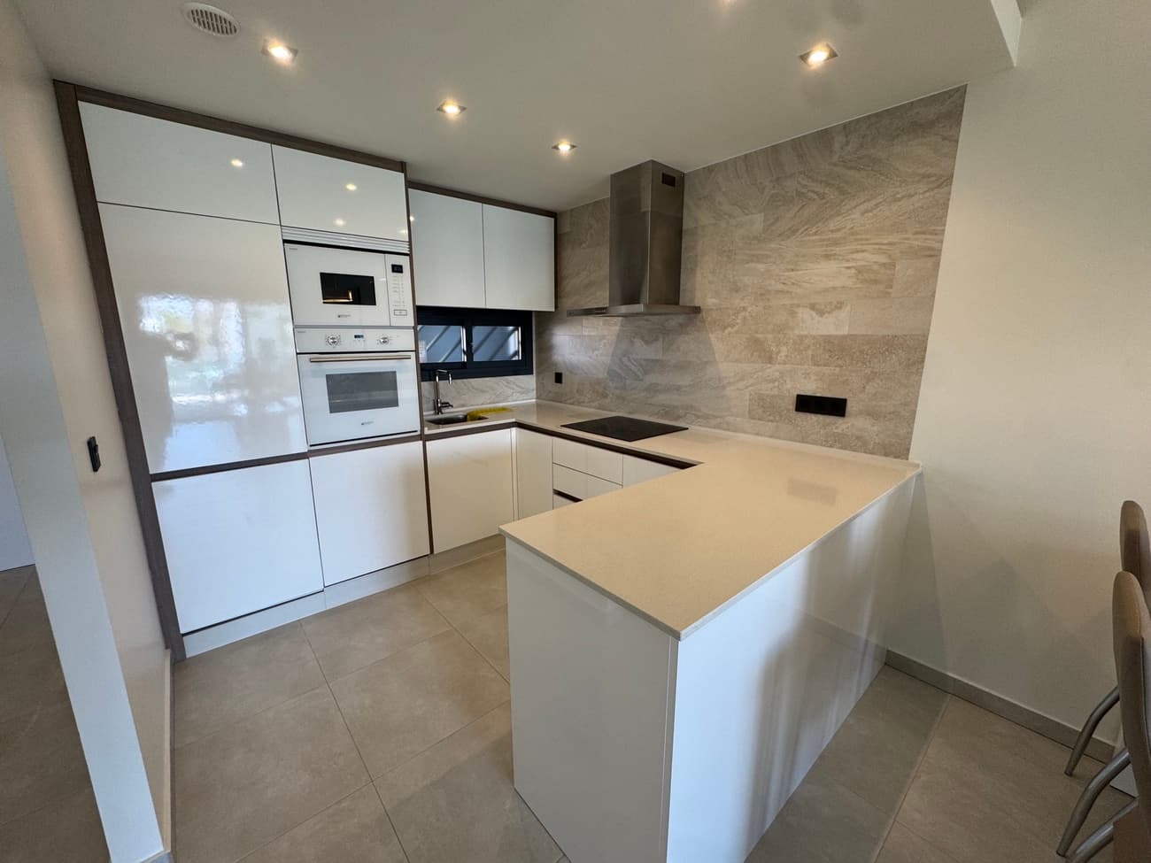 2 bed Middle Floor Apartment in Guardamar del Segura - 8