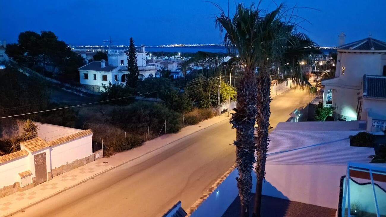 Vrijstaande Villa met 4 slaapkamers in Ciudad Quesada - 17