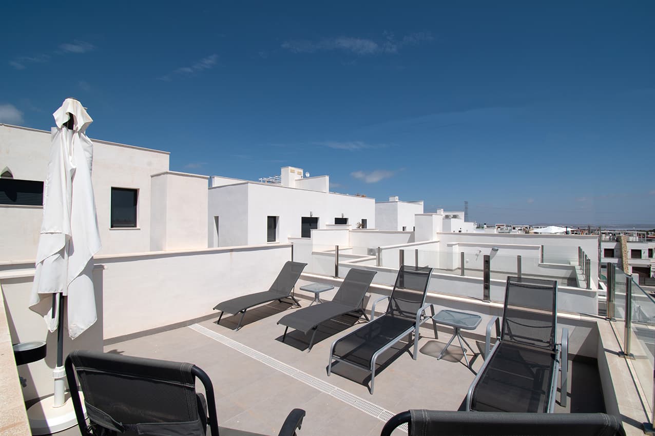 Semi-Vrijstaande Villa met 3 slaapkamers in Orihuela Costa - 10