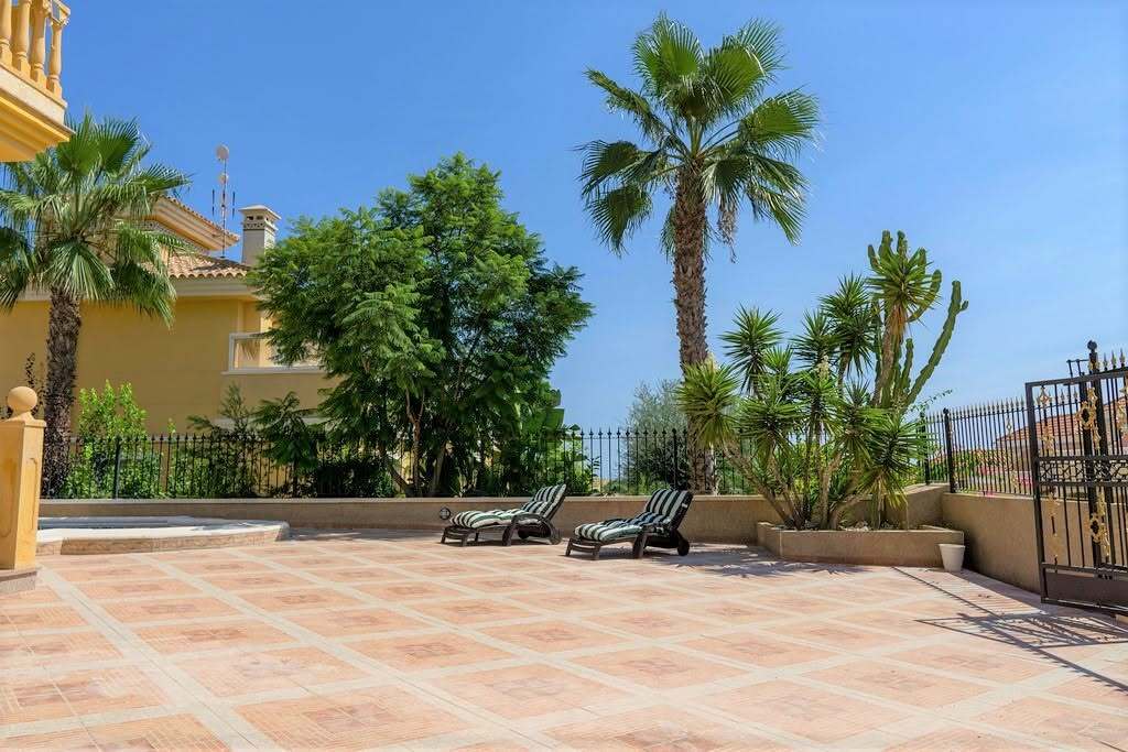 Villa - Chalet de 3 dormitorios en Villamartin - 9