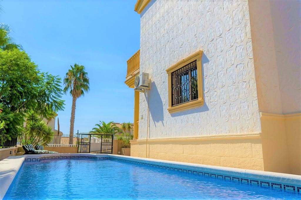 Villa - Chalet de 3 dormitorios en Villamartin - 6