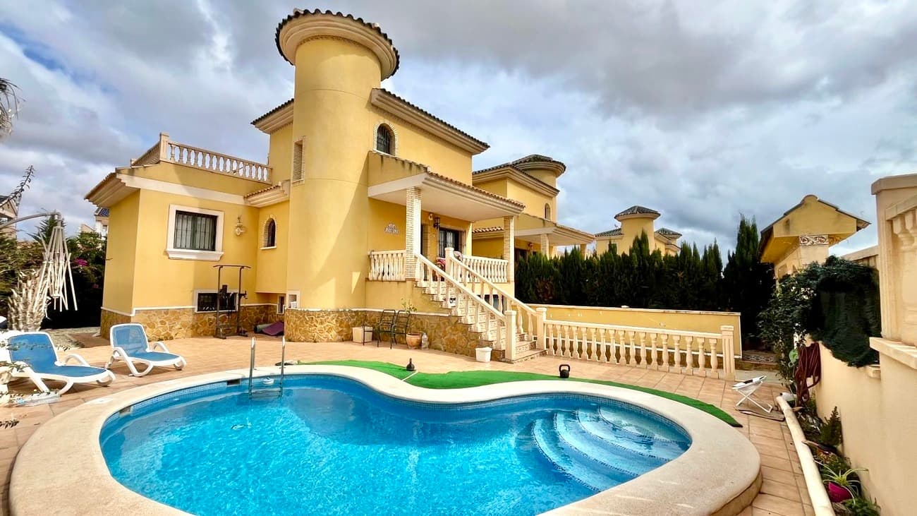 Pareada de 3 dormitorios en Villamartin - 29