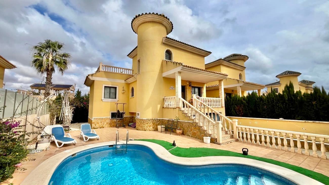 Pareada de 3 dormitorios en Villamartin - 30