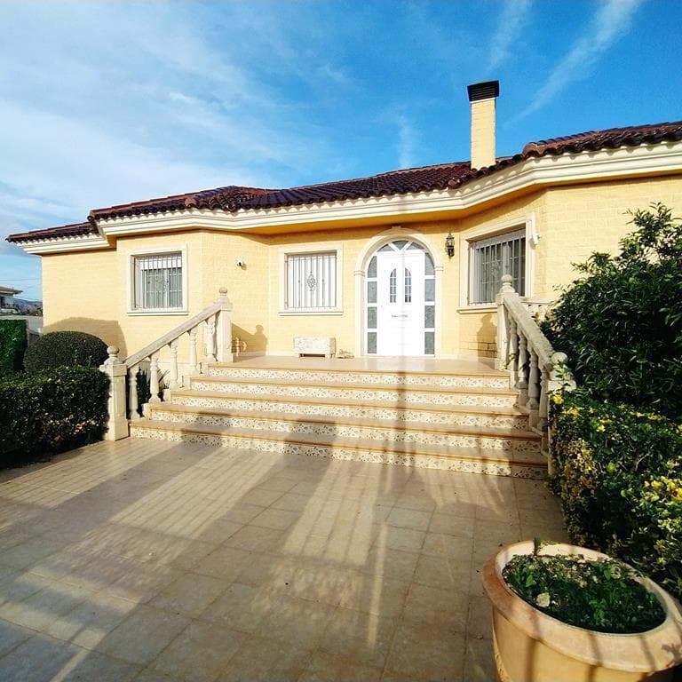 Villa - Chalet de 4 dormitorios en Orihuela - 1
