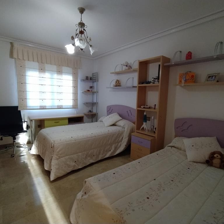 Villa - Chalet de 4 dormitorios en Orihuela - 27