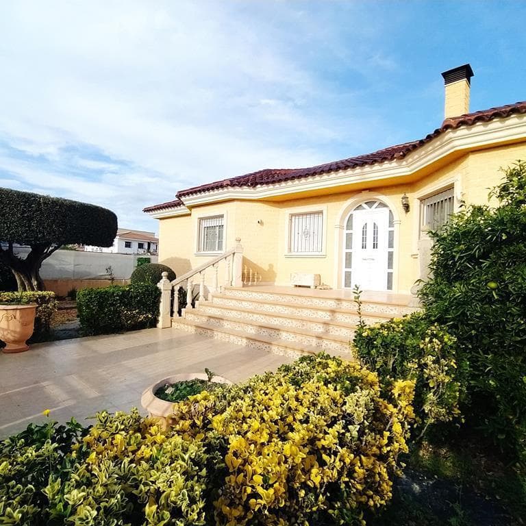 Villa - Chalet de 4 dormitorios en Orihuela - 3