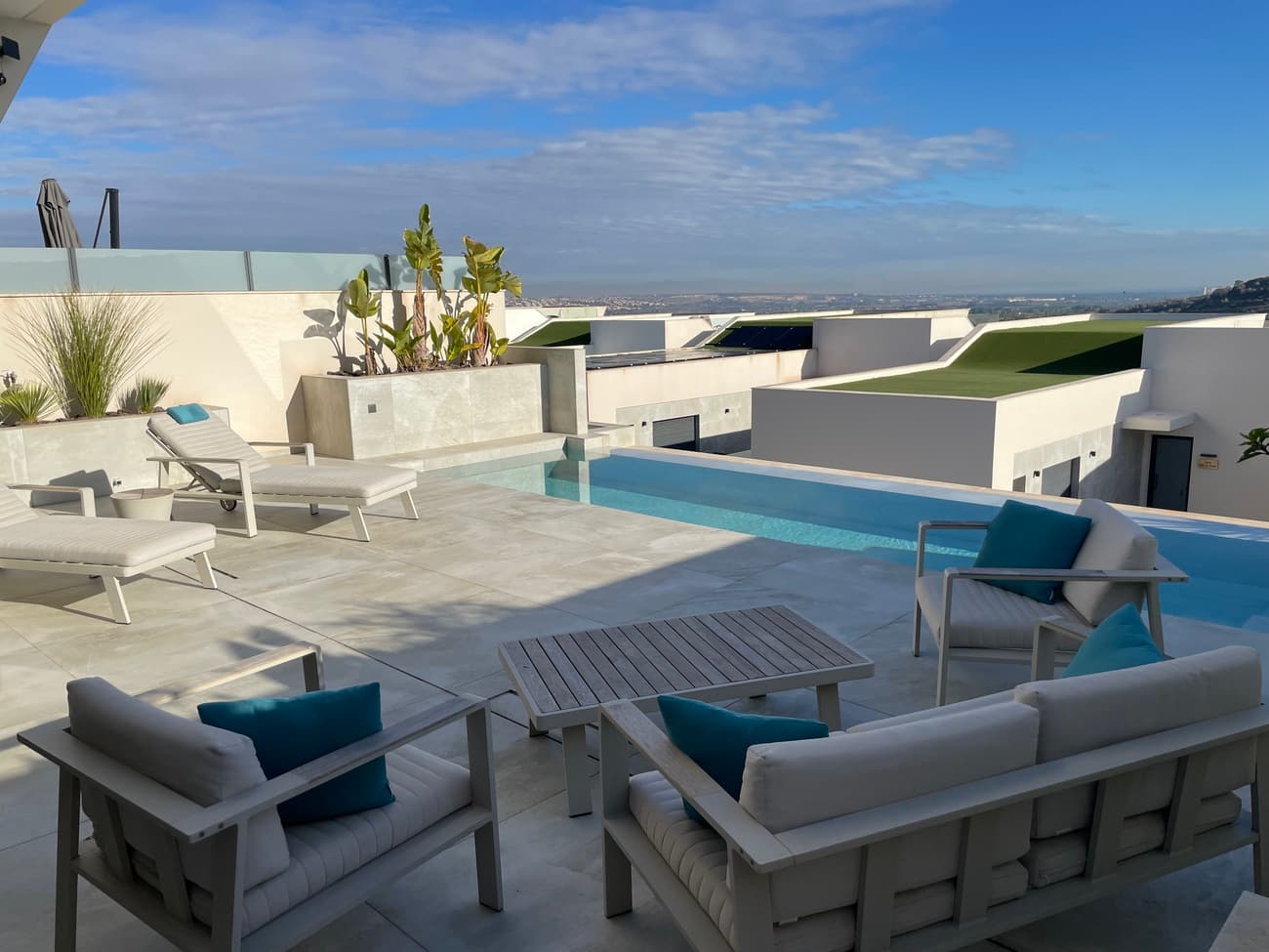Vrijstaande Villa met 4 slaapkamers in Ciudad Quesada - 2