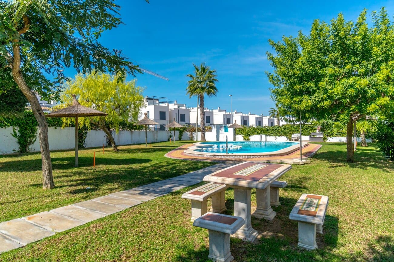Pareada de 2 dormitorios en Villamartin - 36