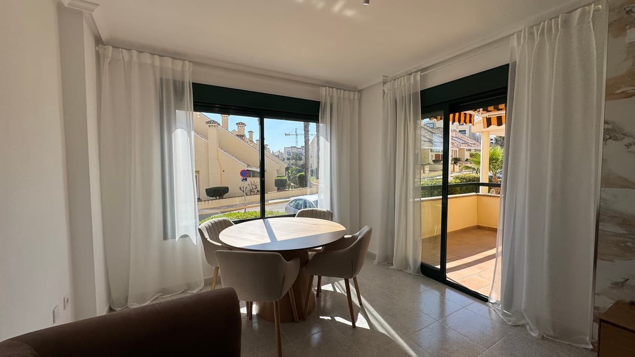 Tussenverdieping Appartement met 2 slaapkamers in Lomas De Campoamor - 17