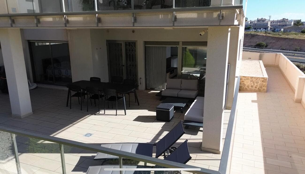 Tussenverdieping Appartement met 3 slaapkamers in Villamartin - 2