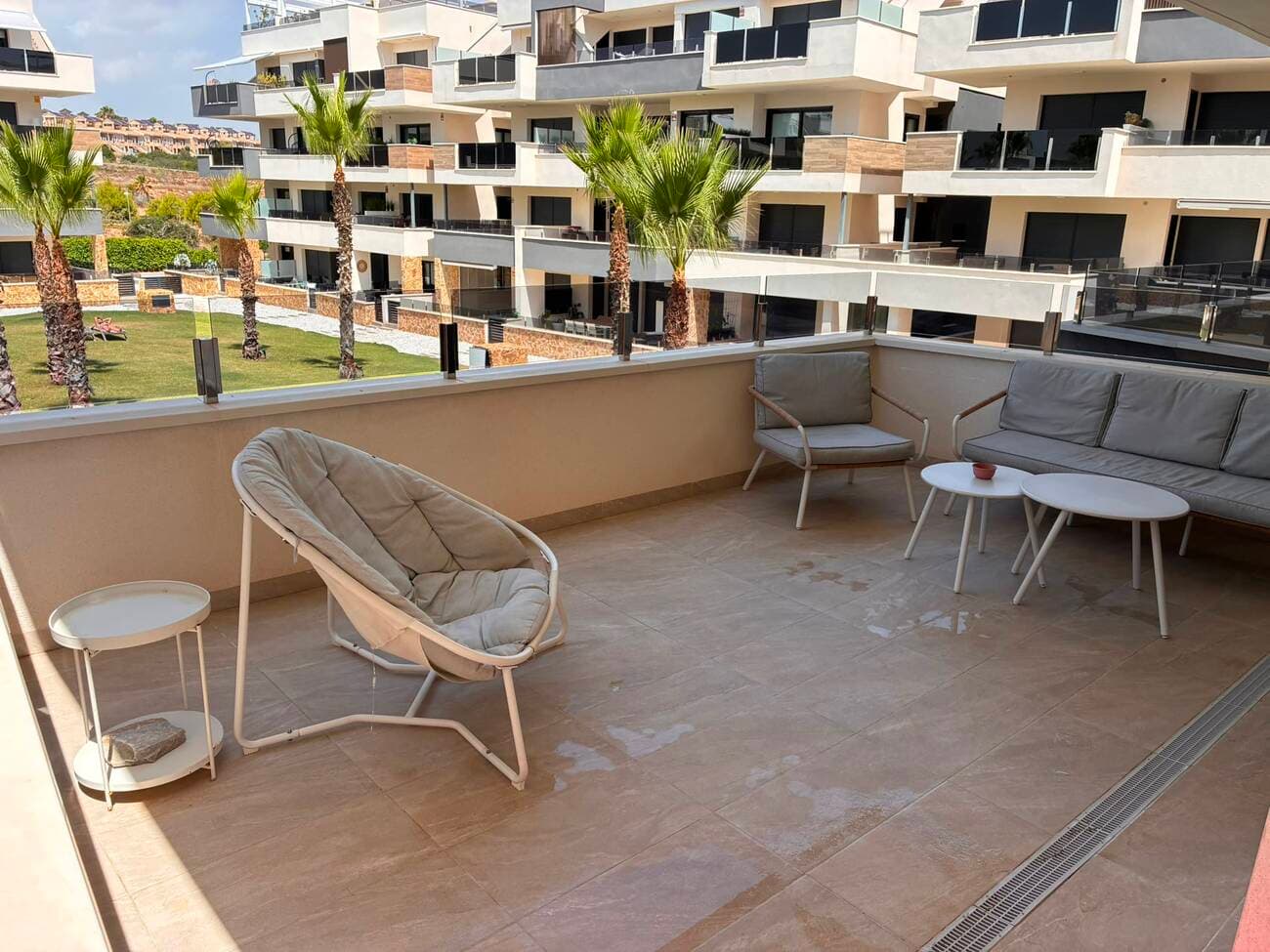 Tussenverdieping Appartement met 2 slaapkamers in La Florida - 2