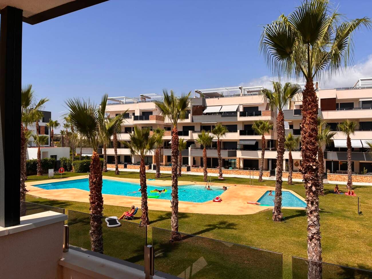 Tussenverdieping Appartement met 2 slaapkamers in La Florida - 1
