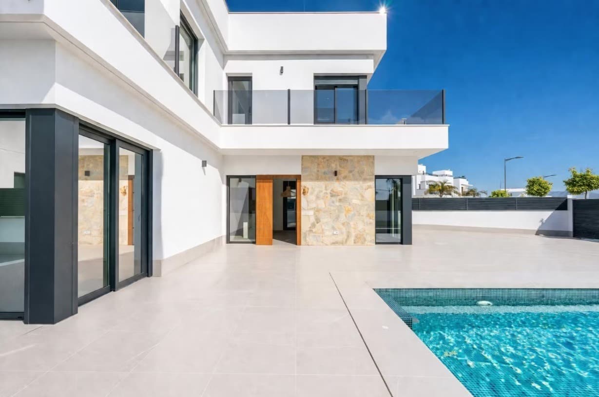 5 bed Detached Villa in Santa Rosalia Lake and Life Resort - 1