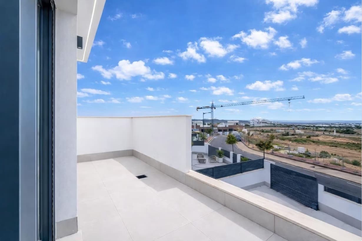 5 bed Detached Villa in Santa Rosalia Lake and Life Resort - 8