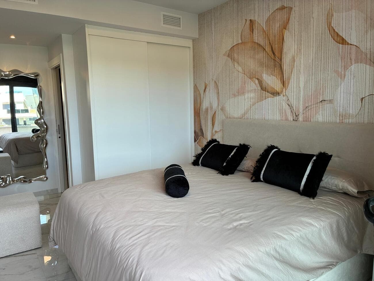 3 bed Penthouse in La Florida - 12