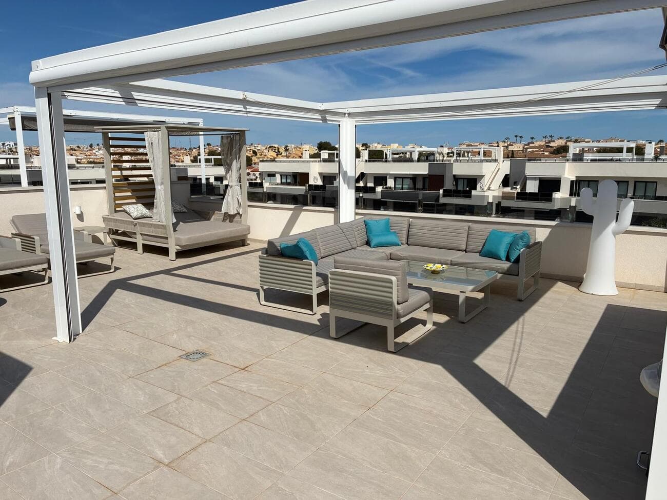 3 bed Penthouse in La Florida - 40