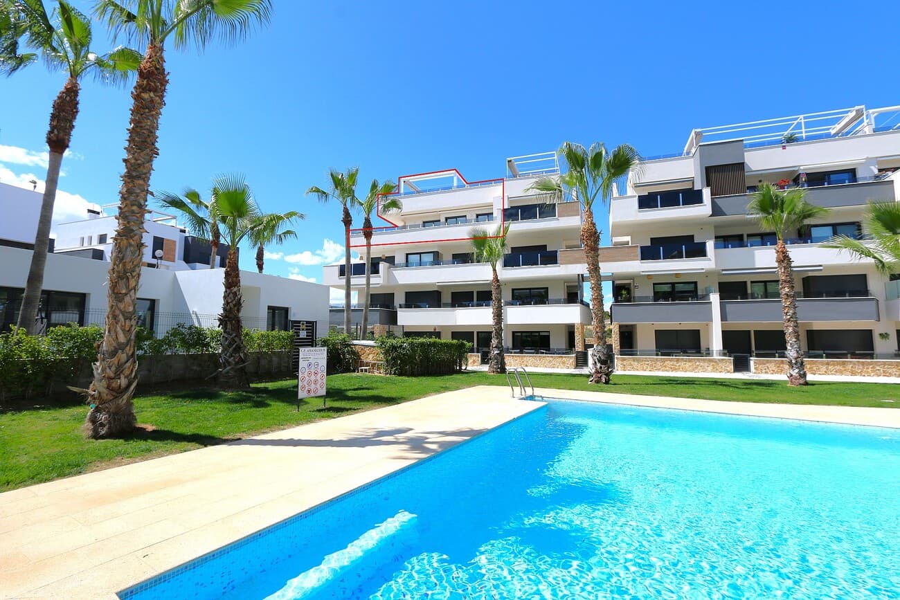 3 bed Penthouse in La Florida - 1