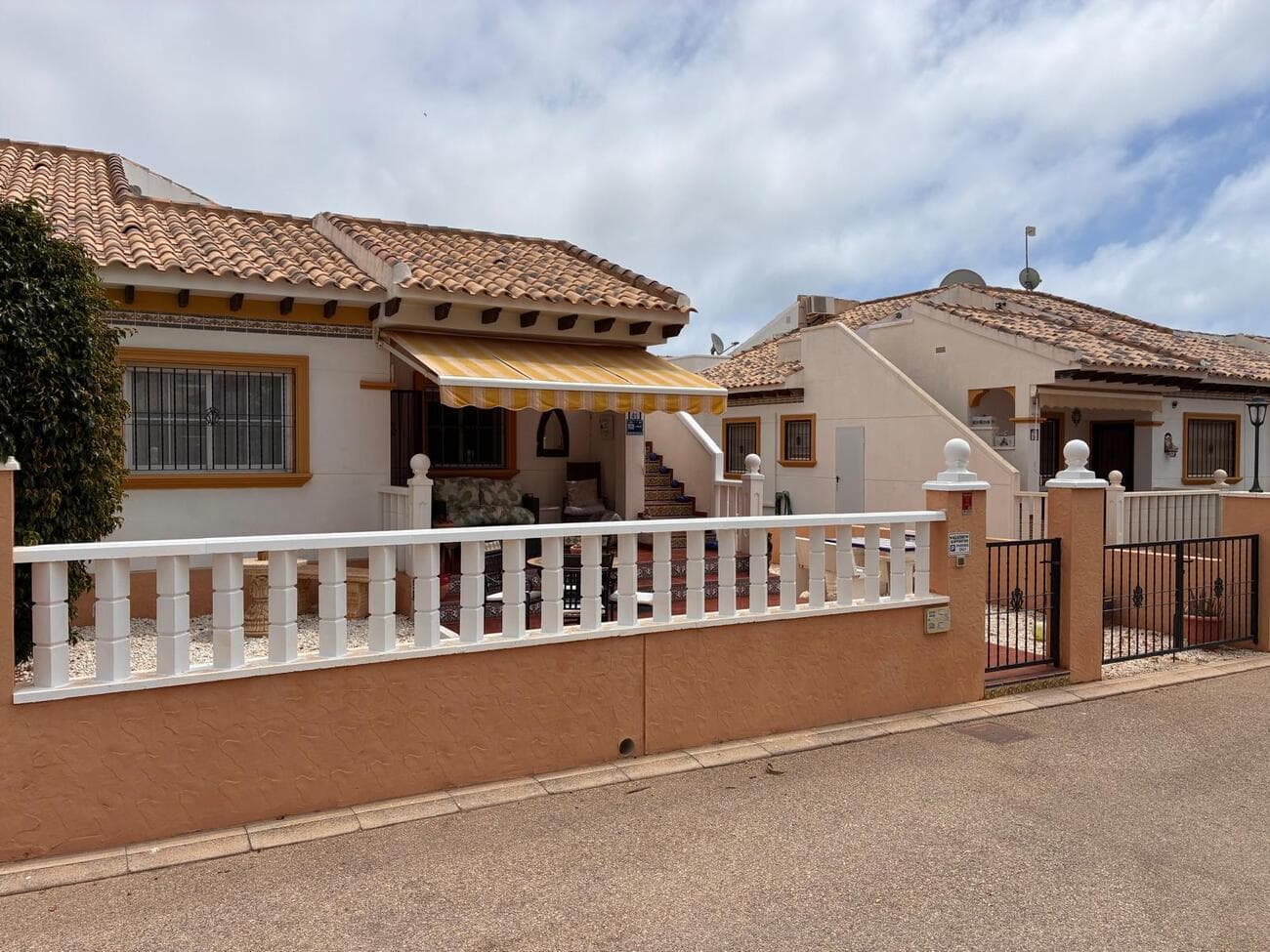 Semi-Vrijstaande Villa met 2 slaapkamers in Lomas de Cabo Roig - 38