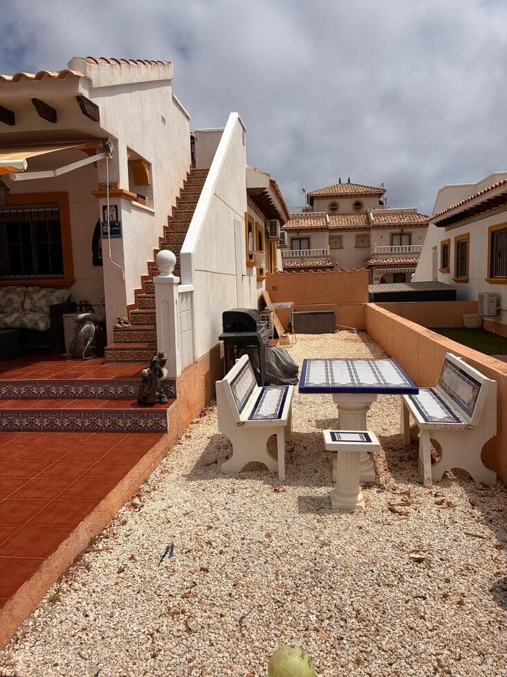 Semi-Vrijstaande Villa met 2 slaapkamers in Lomas de Cabo Roig - 41