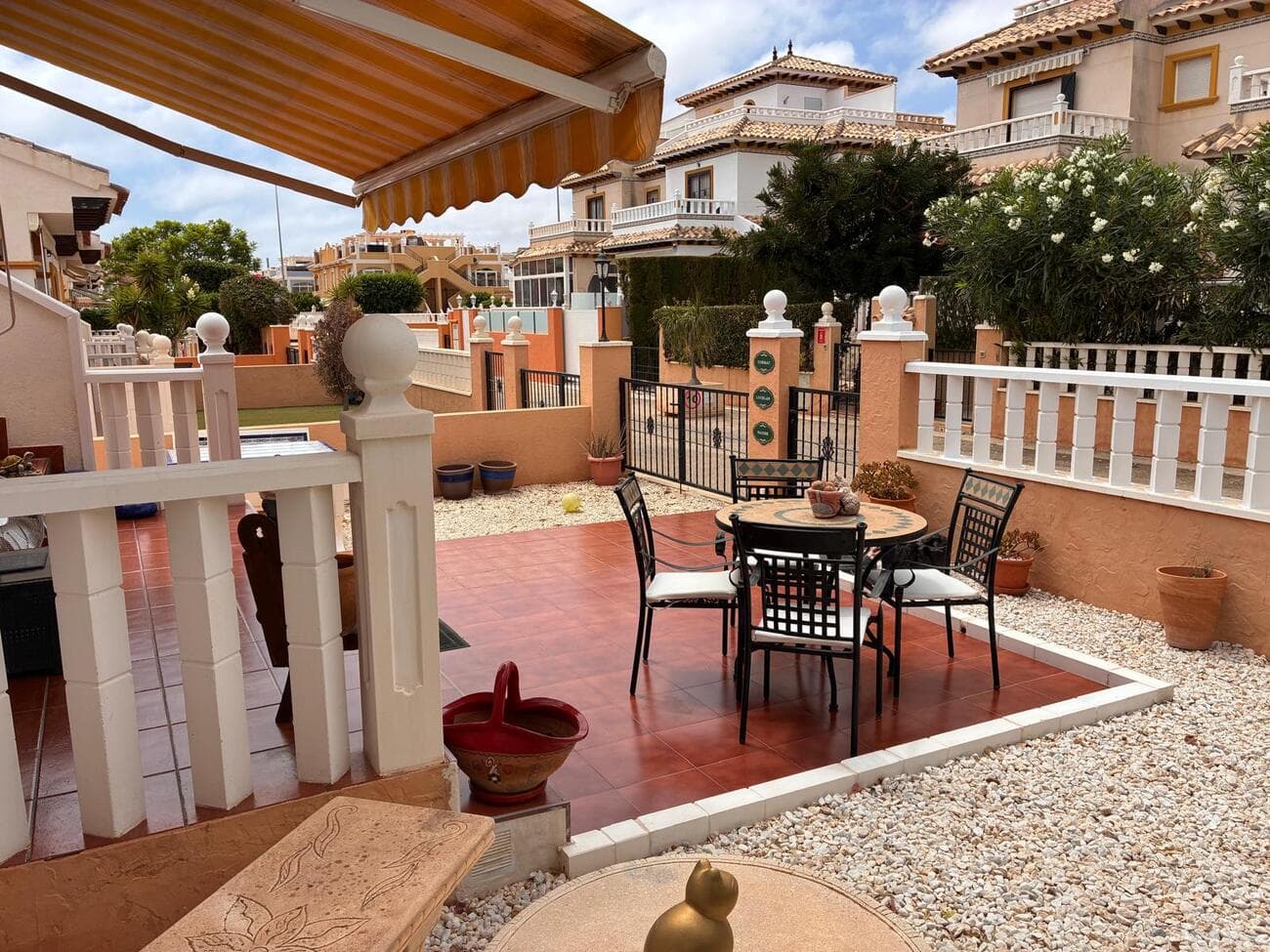 Semi-Vrijstaande Villa met 2 slaapkamers in Lomas de Cabo Roig - 46