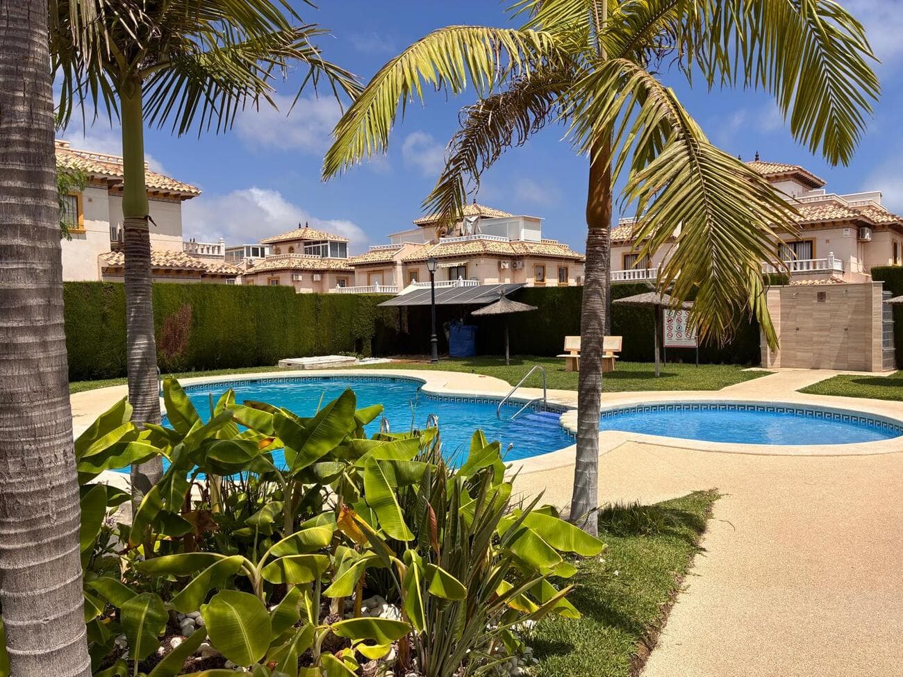 Semi-Vrijstaande Villa met 2 slaapkamers in Lomas de Cabo Roig - 2