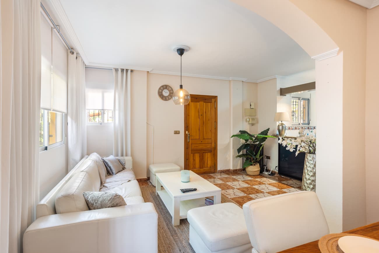 Semi-Vrijstaande Villa met 2 slaapkamers in Lomas de Cabo Roig - 9