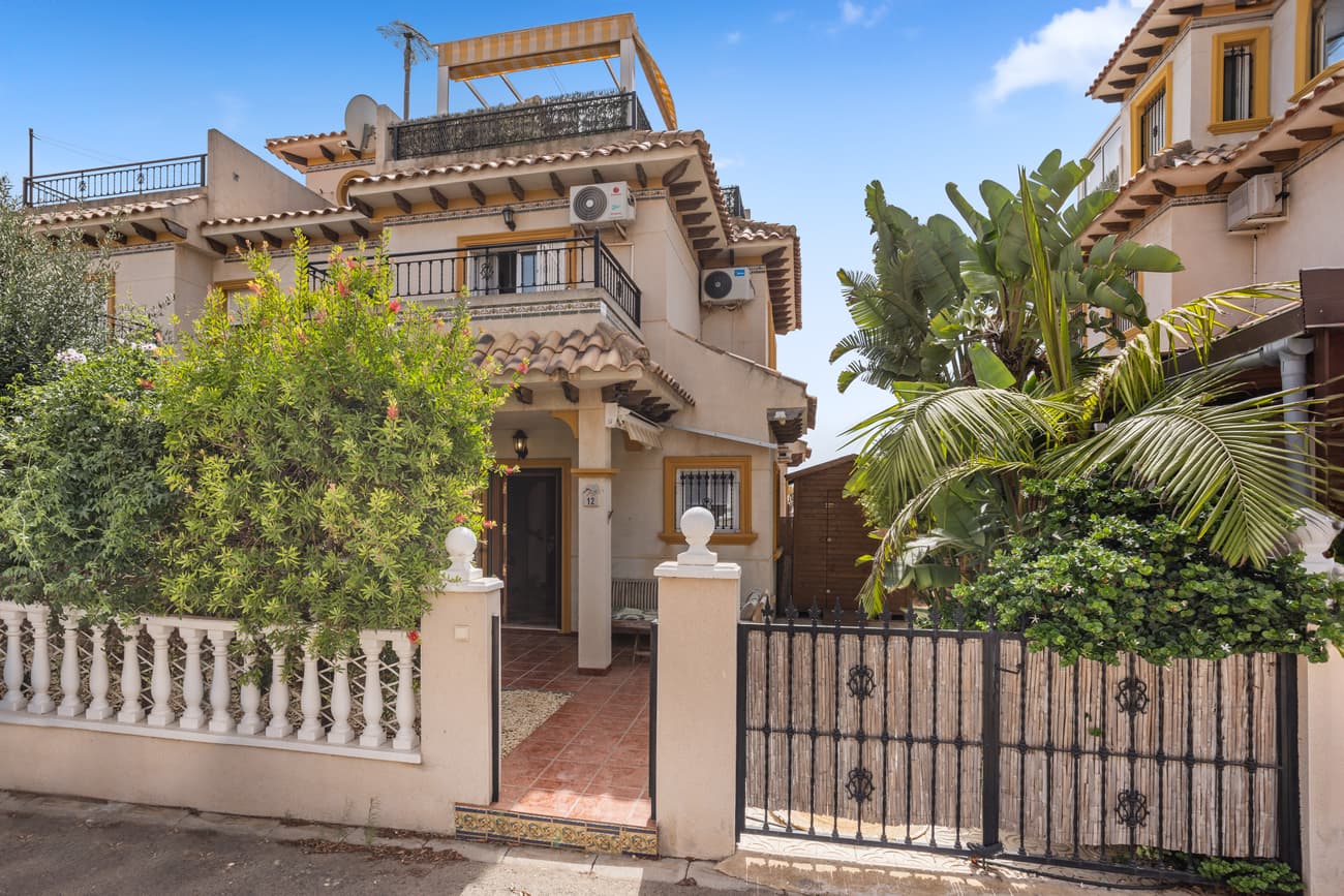 Semi-Vrijstaande Villa met 2 slaapkamers in Lomas de Cabo Roig - 2