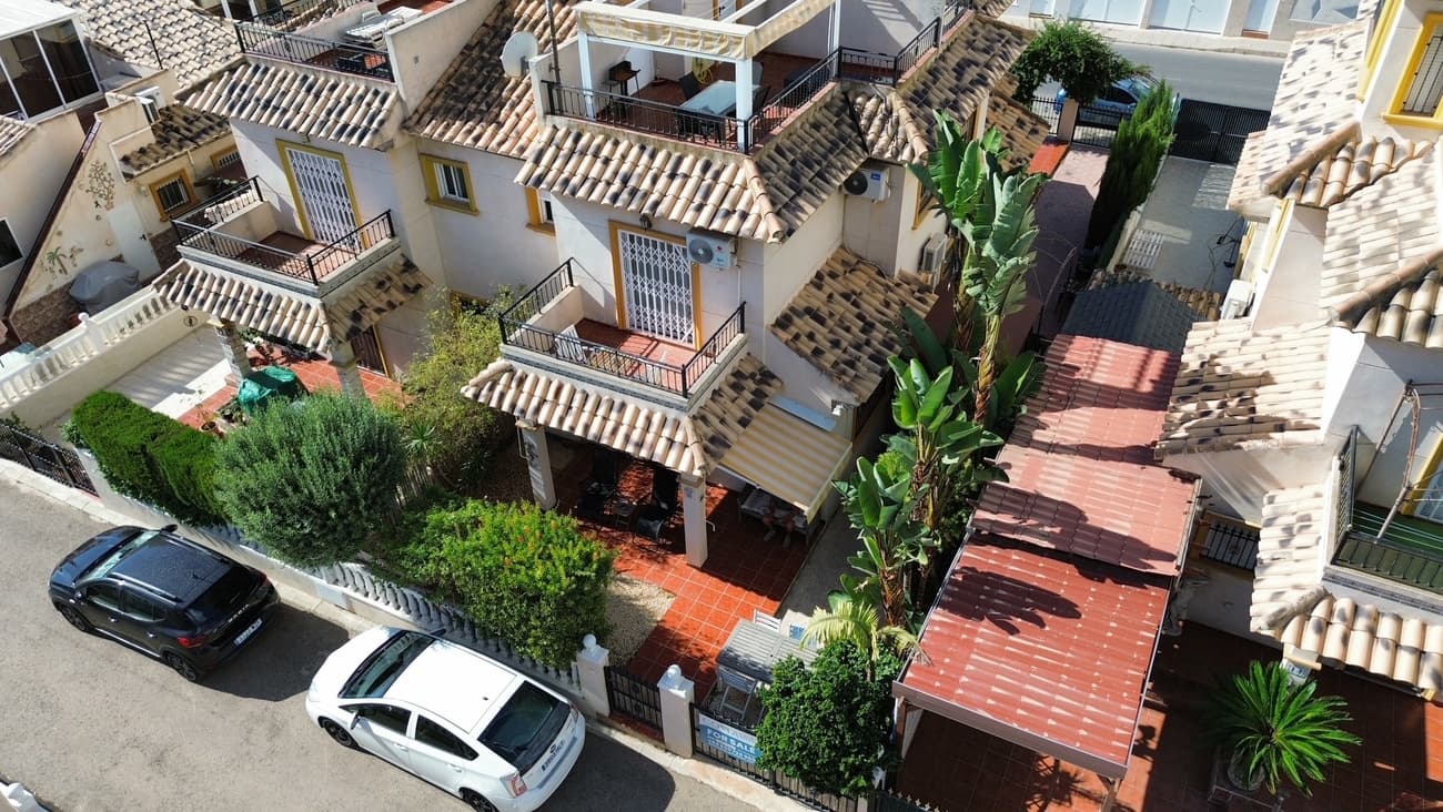 Semi-Vrijstaande Villa met 2 slaapkamers in Lomas de Cabo Roig - 1