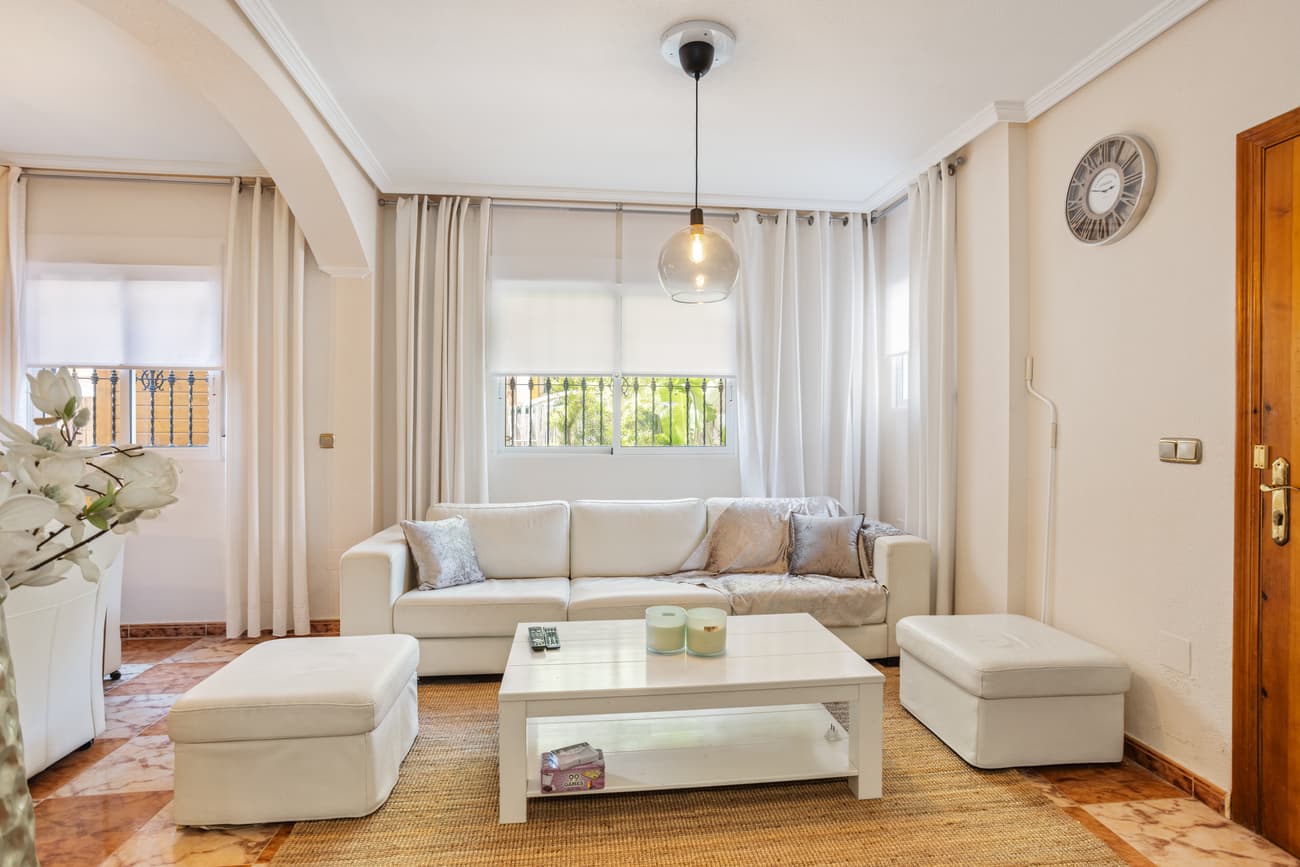Semi-Vrijstaande Villa met 2 slaapkamers in Lomas de Cabo Roig - 8
