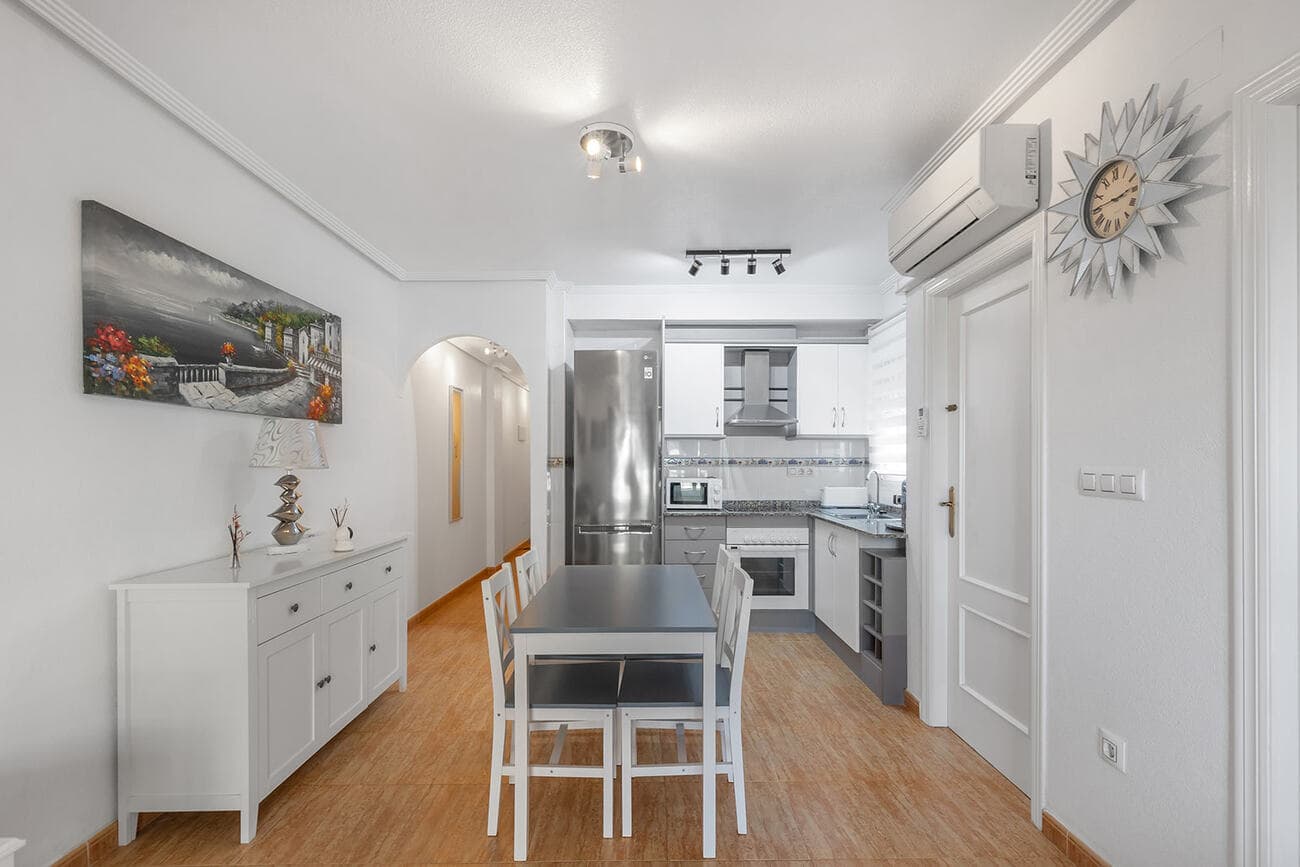 2 bed Middle Floor Apartment in Orihuela Costa - 8
