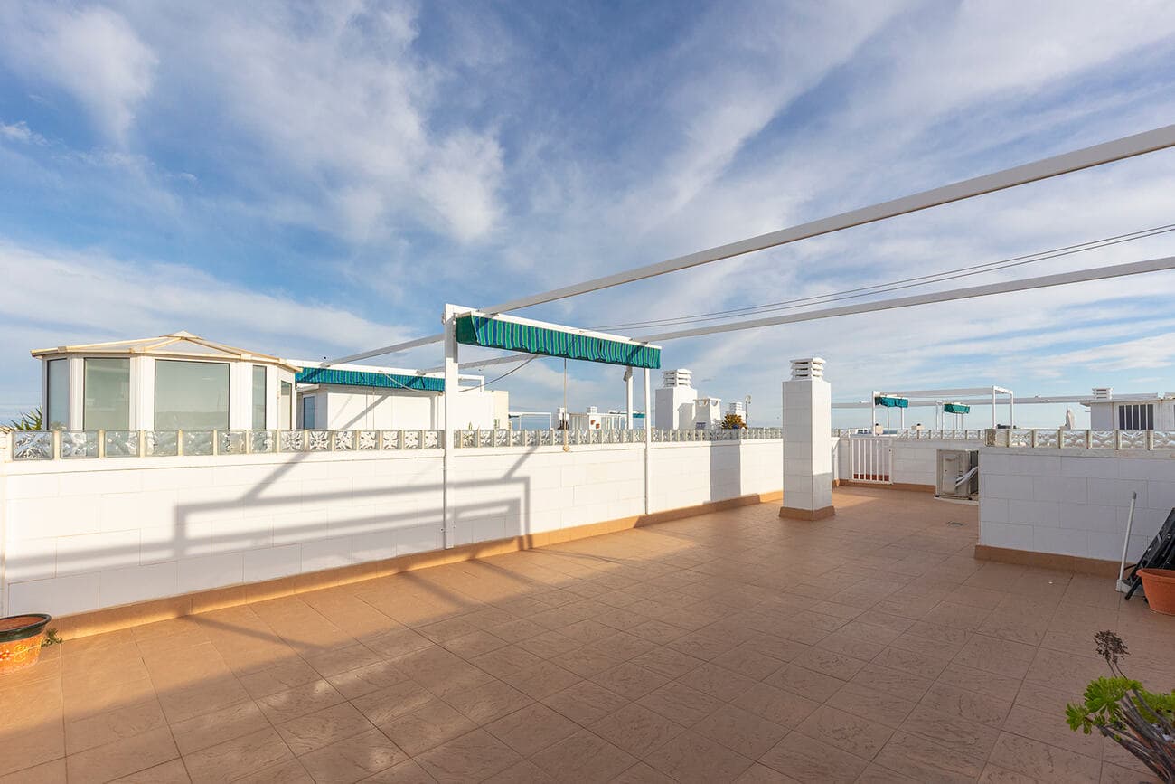 2 bed Middle Floor Apartment in Orihuela Costa - 18