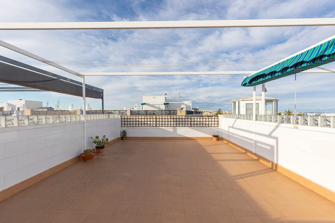 2 bed Middle Floor Apartment in Orihuela Costa - 19