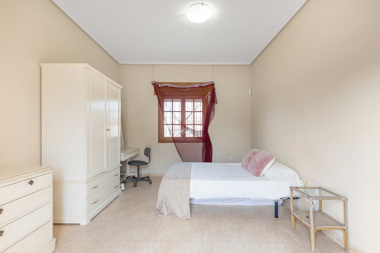 Vrijstaande Villa met 4 slaapkamers in Ciudad Quesada - 15
