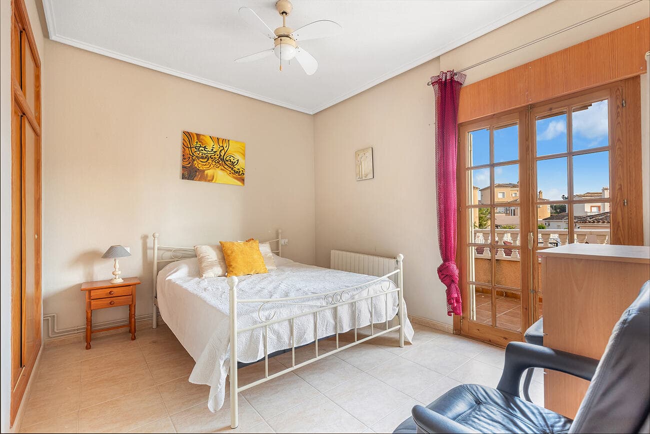 Vrijstaande Villa met 4 slaapkamers in Ciudad Quesada - 19