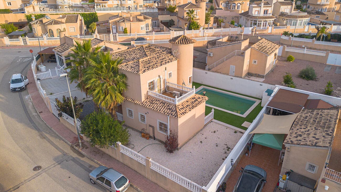 Vrijstaande Villa met 4 slaapkamers in Ciudad Quesada - 29
