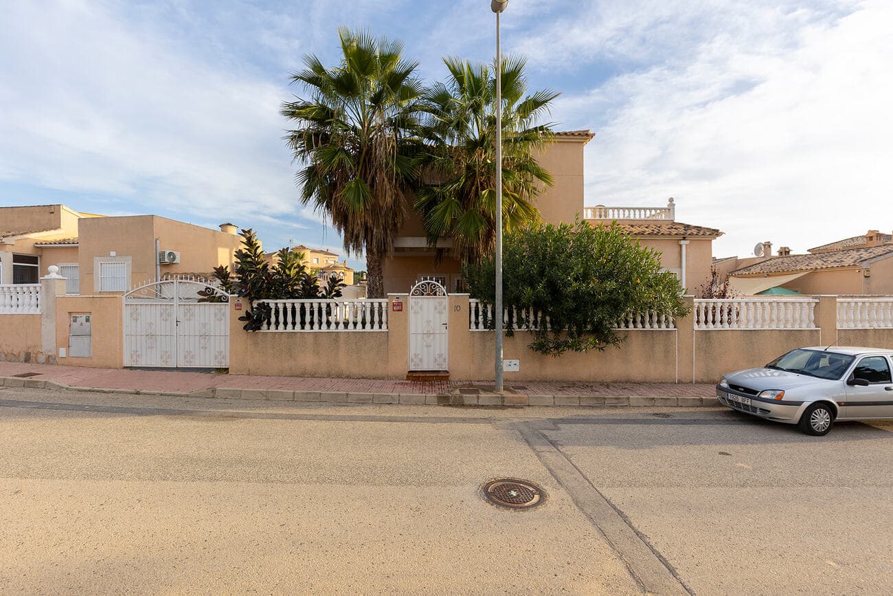 Vrijstaande Villa met 4 slaapkamers in Ciudad Quesada - 32