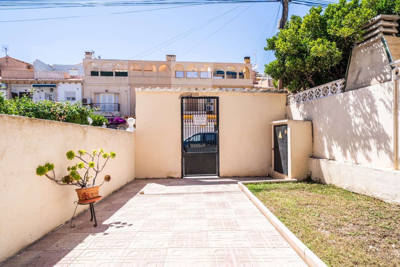 1 bed Middle Floor Apartment in El Chaparral - 40