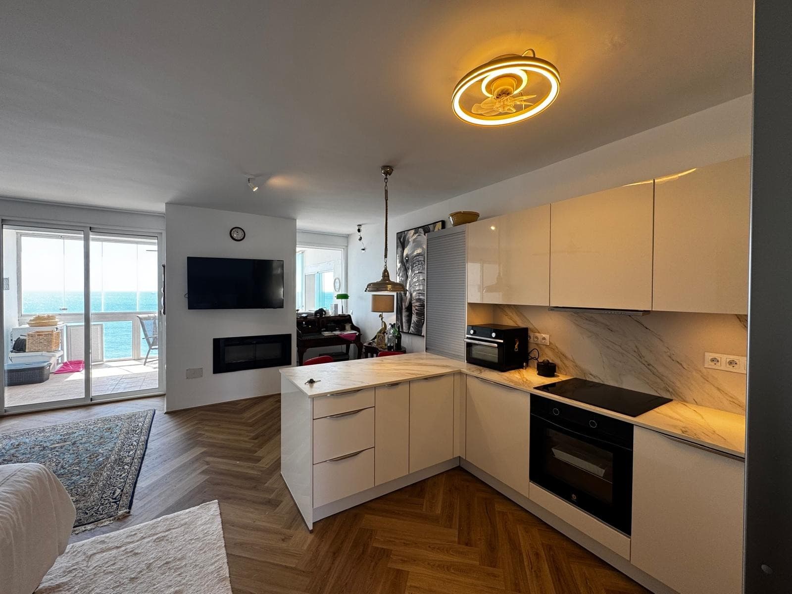 1 bed Middle Floor Apartment in Estepona - 1
