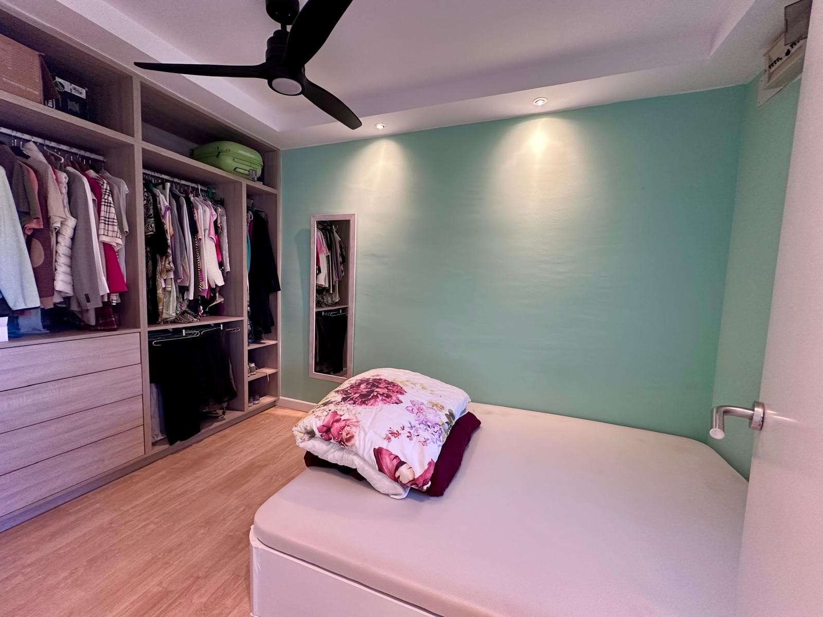 Apartamento Planta Media de 2 dormitorios en Estepona - 13