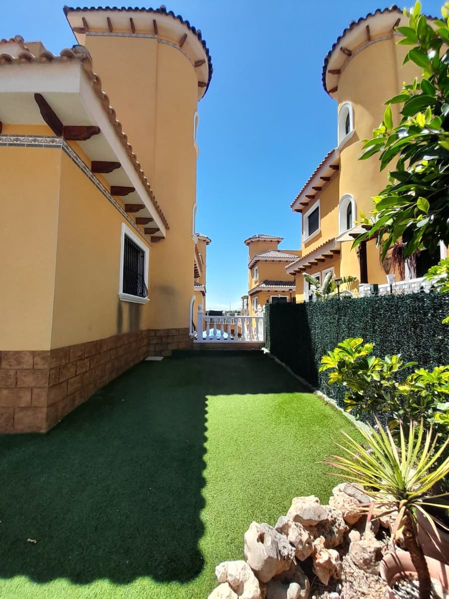 Vrijstaande Villa met 5 slaapkamers in Ciudad Quesada - 24