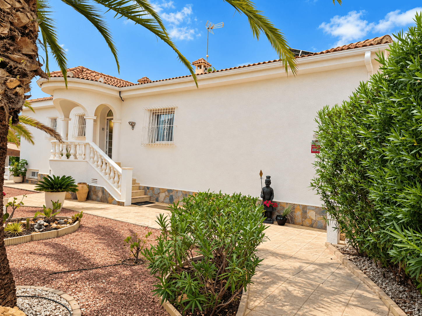 Villa - Chalet de 5 dormitorios en Ciudad Quesada - 2