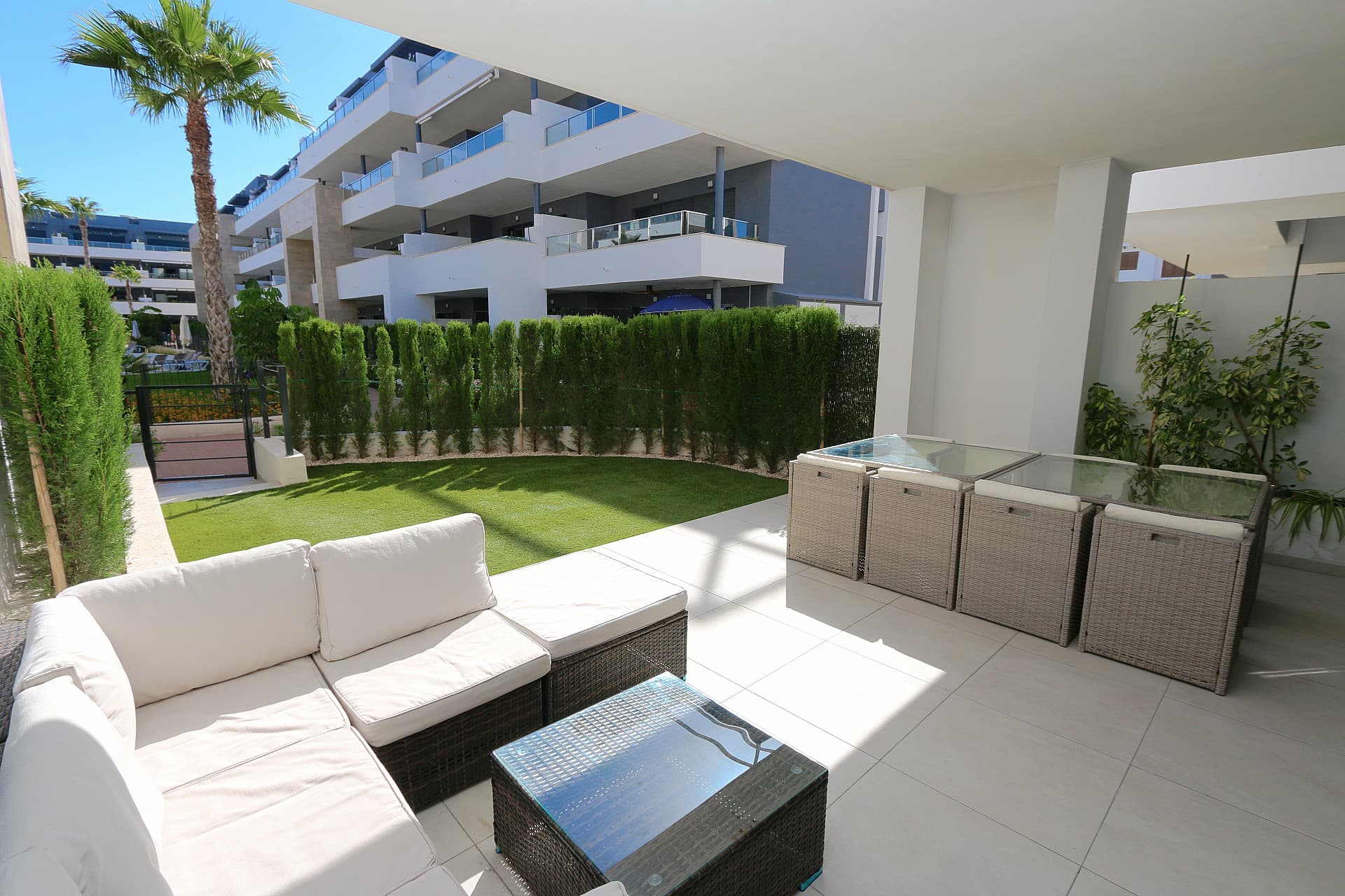 Tussenverdieping Appartement met 2 slaapkamers in Playa Flamenca - 9