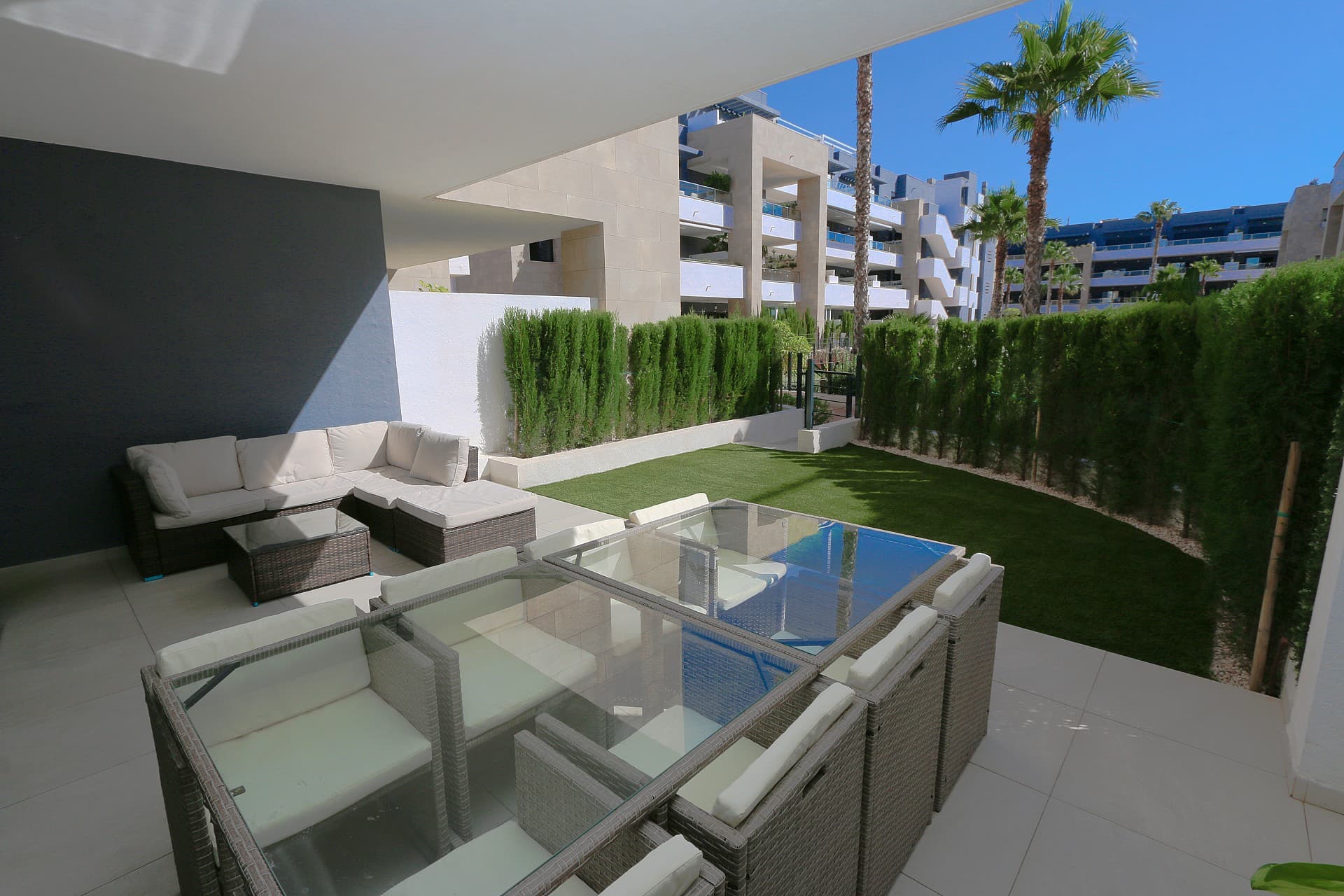 Tussenverdieping Appartement met 2 slaapkamers in Playa Flamenca - 8