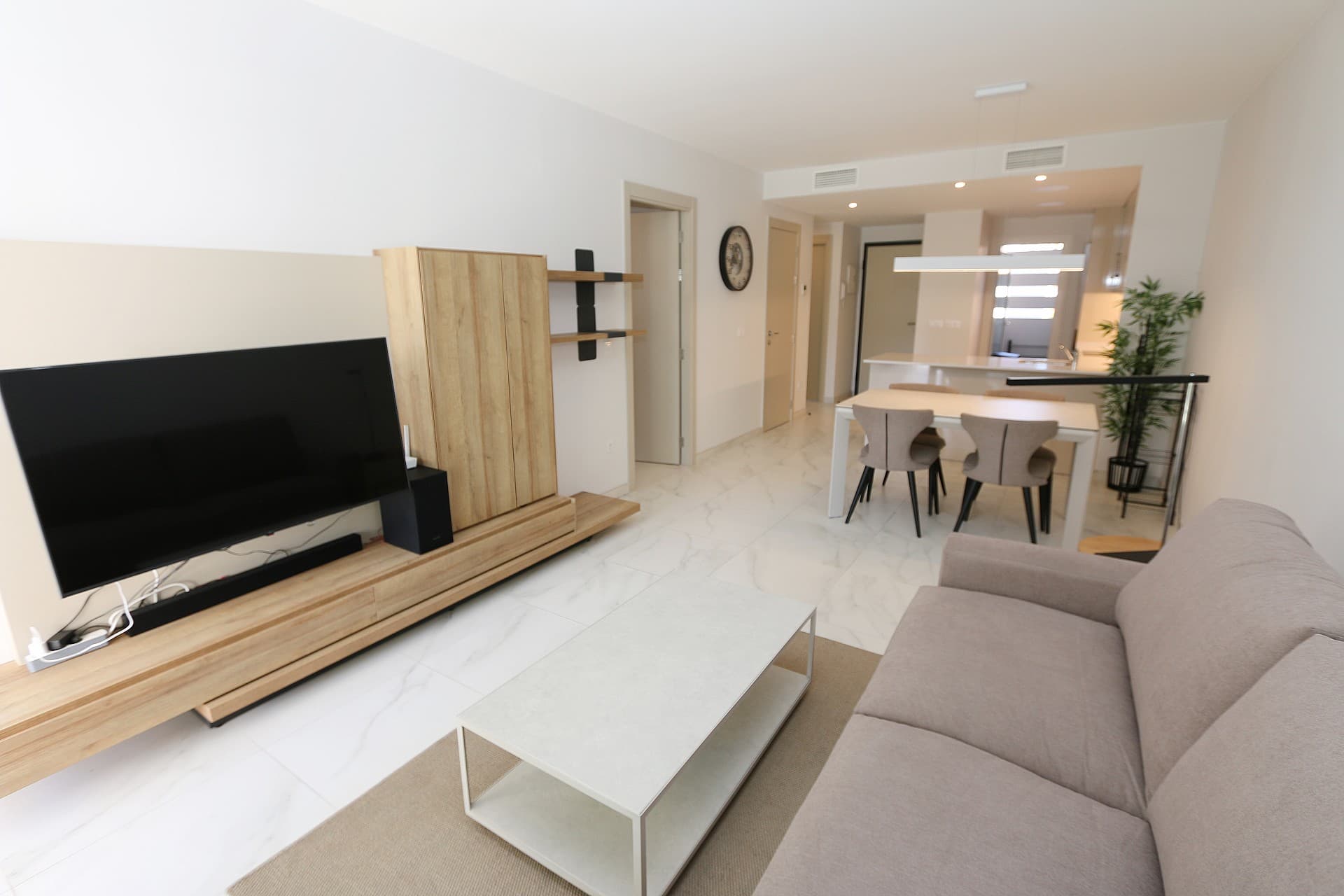 Tussenverdieping Appartement met 2 slaapkamers in Playa Flamenca - 12