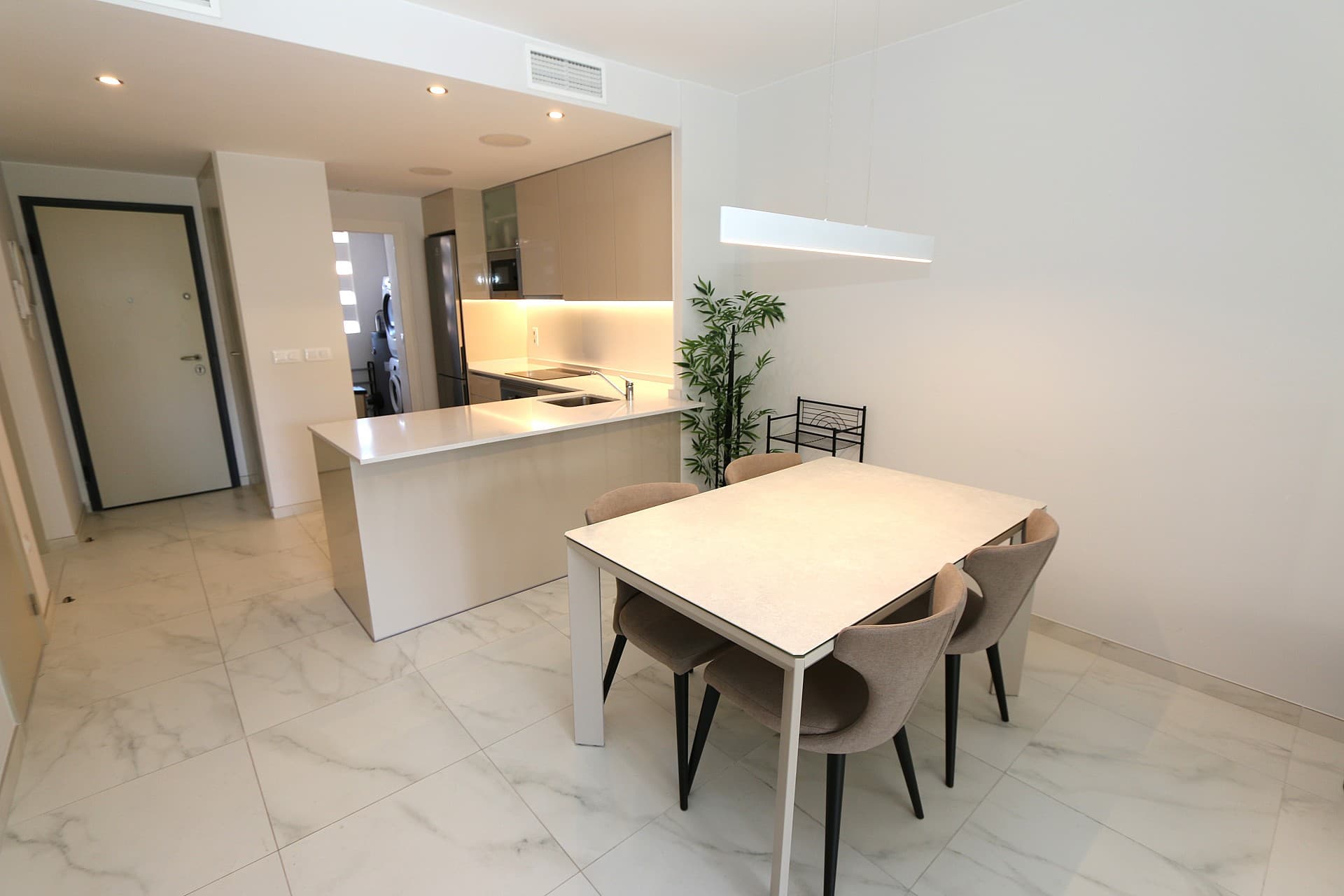 Tussenverdieping Appartement met 2 slaapkamers in Playa Flamenca - 15