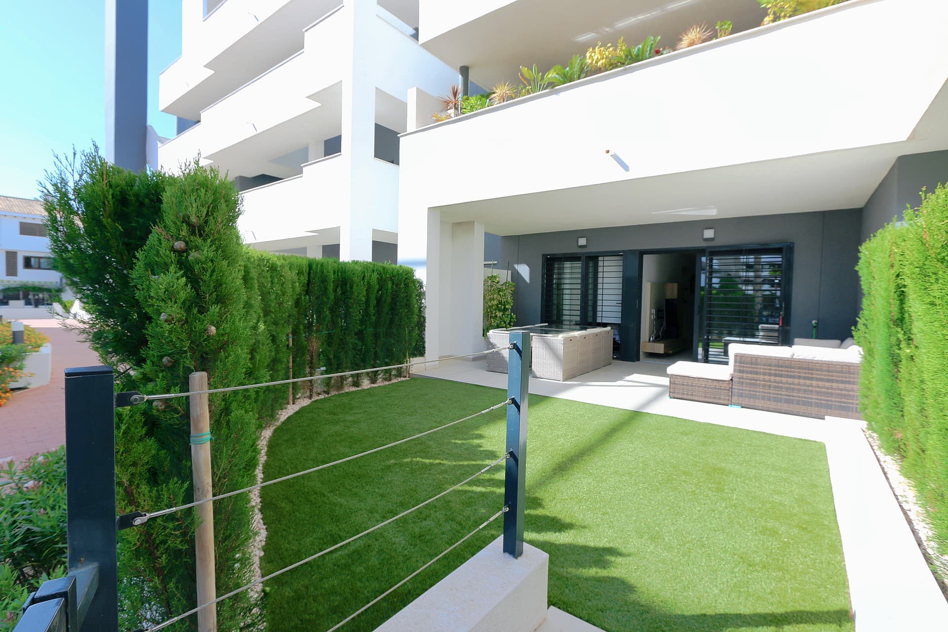 Tussenverdieping Appartement met 2 slaapkamers in Playa Flamenca - 1