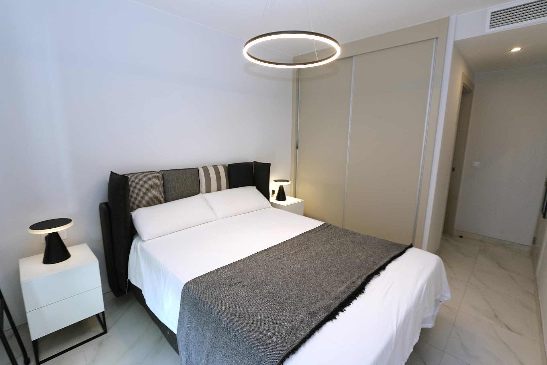Tussenverdieping Appartement met 2 slaapkamers in Playa Flamenca - 20