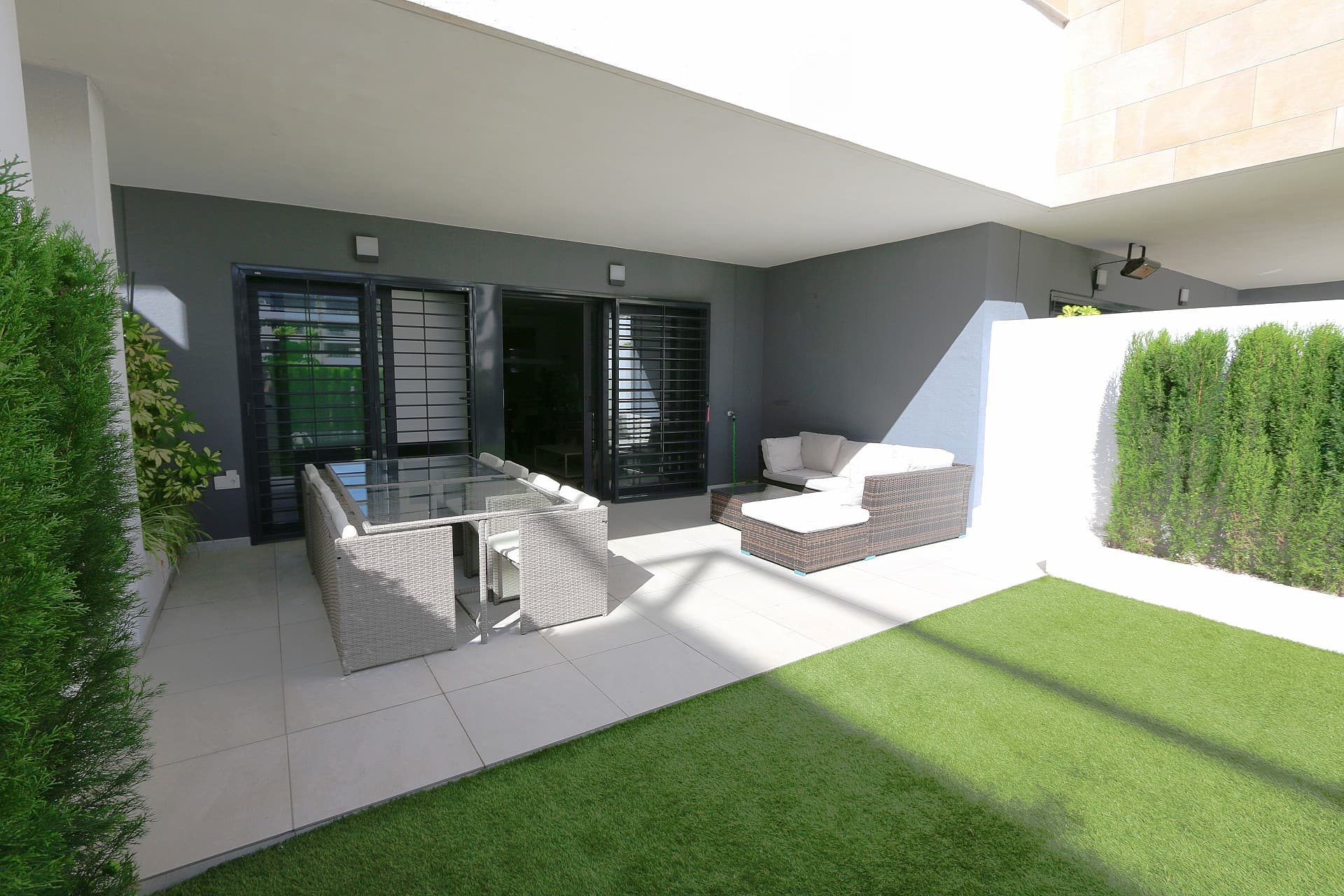 Tussenverdieping Appartement met 2 slaapkamers in Playa Flamenca - 7